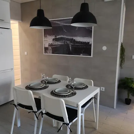 Casinha D'avo בית נופש נאזרה